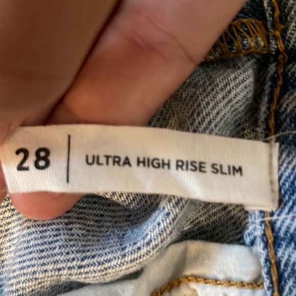 Ultra High Rise Slim Light-Wash PacSun Jeans - Picture 7 of 9